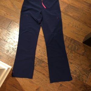 Smitten scrubs both pieces size small